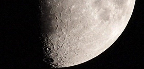 Mesiac fotený s E-P1