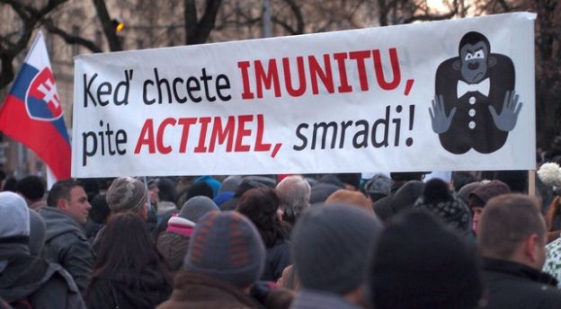 Protest Gorila (10.2.2012) - keď chcete imunitu, pite actimel, smradi